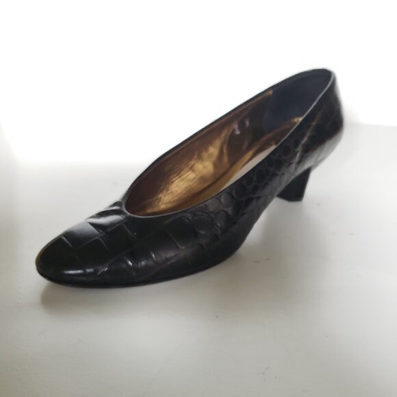 Joan & David Italian Black Croc Print Leather Pumps-Hand Made in Italy; size 7B - Picture 3 of 15